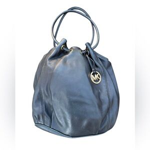 Michael Kors Black soft light Leather Shoulder Bag bucket shape